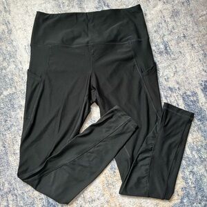 High-Waist Black Leggings with Side Pockets